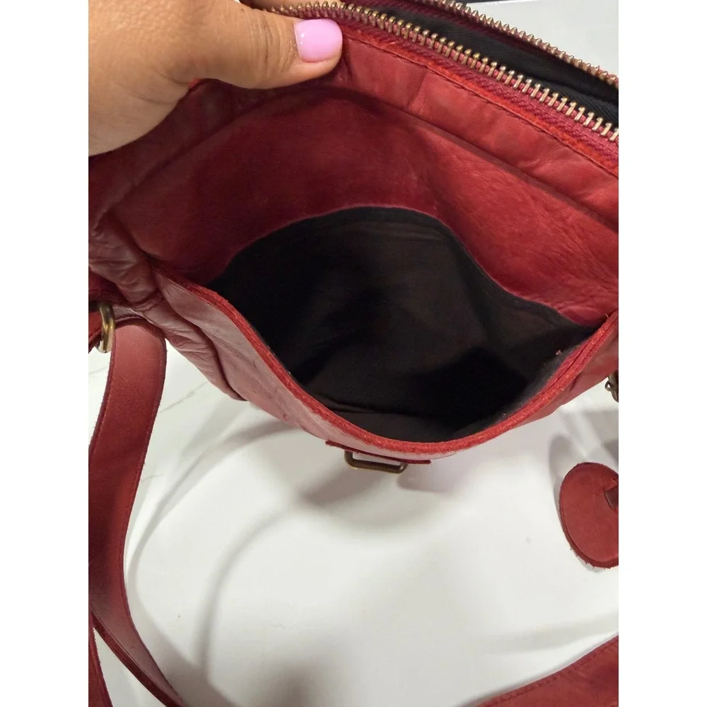 Harbour 2nd Red Leather Crossbody Messenger Bag Anchor Charm Distressed Vintage